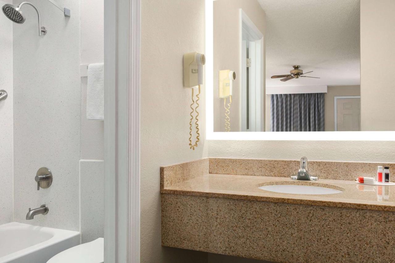 Days Inn By Wyndham Demopolis Εξωτερικό φωτογραφία