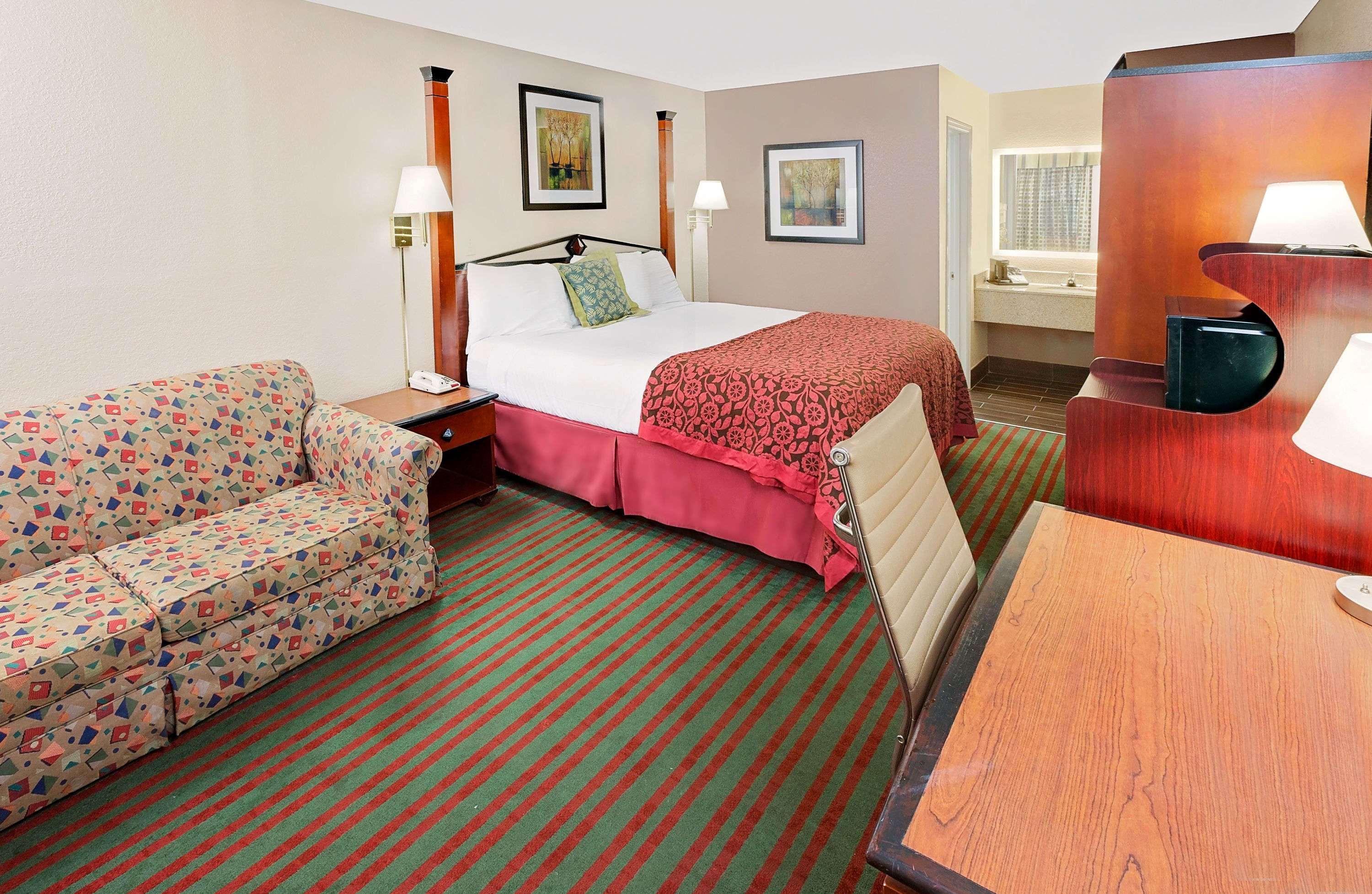 Days Inn By Wyndham Demopolis Εξωτερικό φωτογραφία